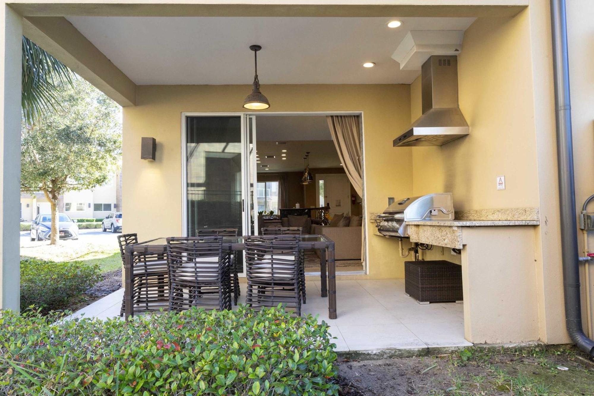 Gorgeous 4 Bd Close To @ Magic Village 3114 Holiday home Orlando