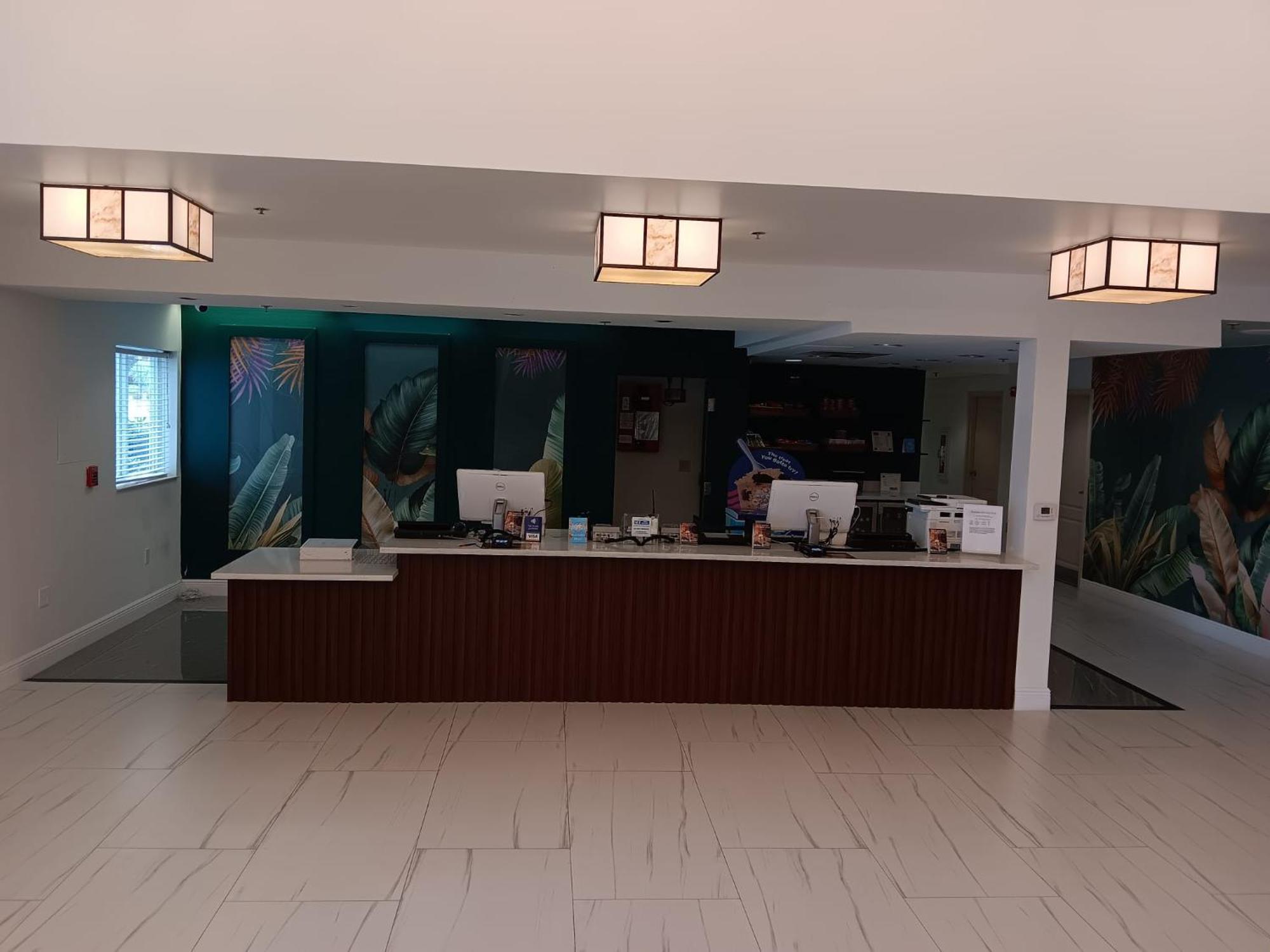 Hotel Montreal 3*