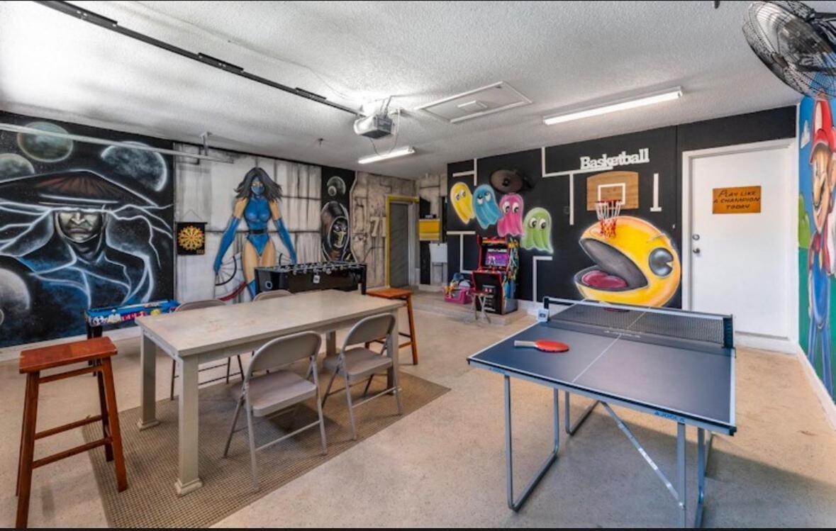 5br 3ba Themed W Heated Pool 14min To *