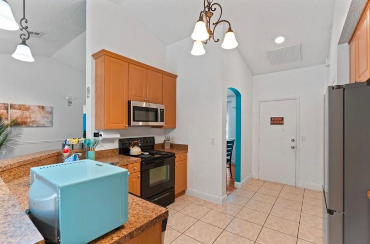 5br 3ba Themed W Heated Pool 14min To
