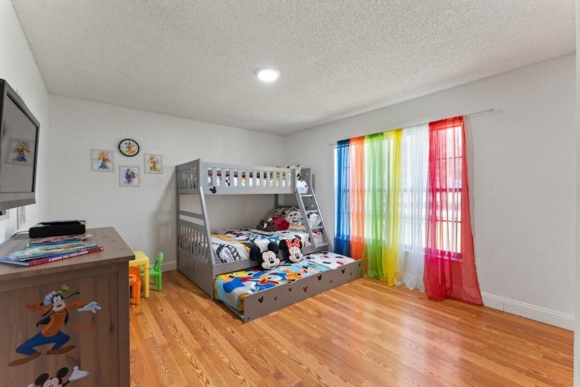 Apartment 5br 3ba Themed W Heated Pool 14min To *