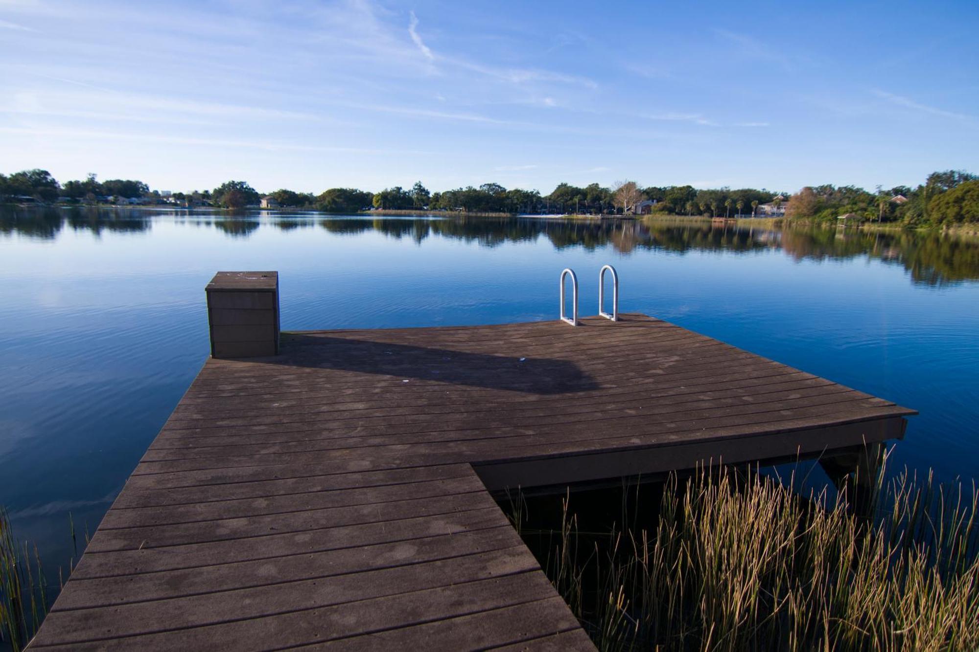 Lakefront House With Pool Near Downtown Holiday home *