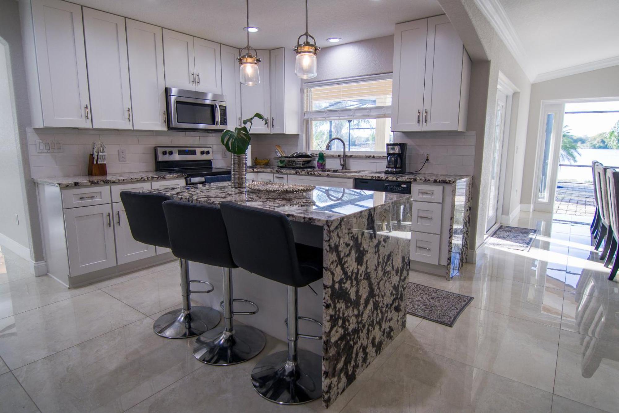 Lakefront House With Pool Near Downtown Orlando