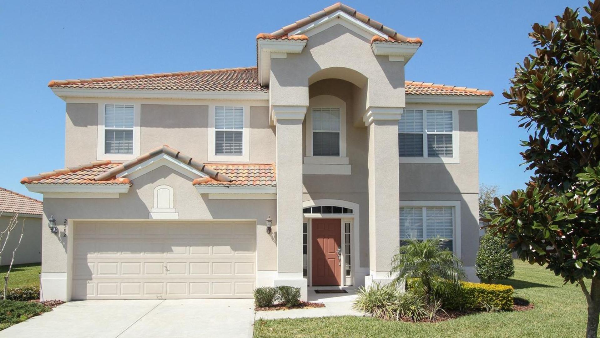 Luxury 6 Bedroom In Windsor Hill Holiday home *