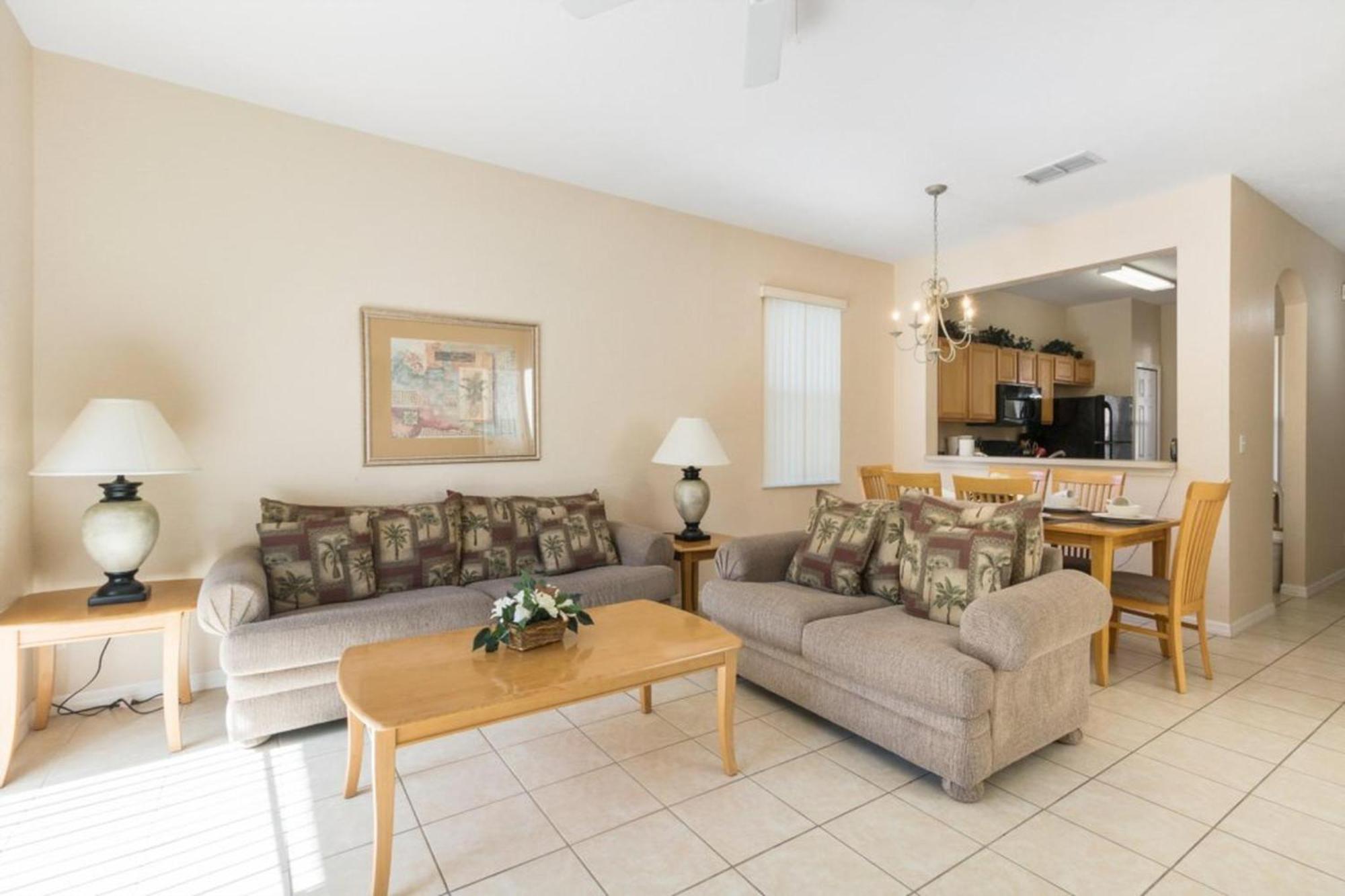 Spacious Regal Oaks Retreat - Steps To The Pool Orlando