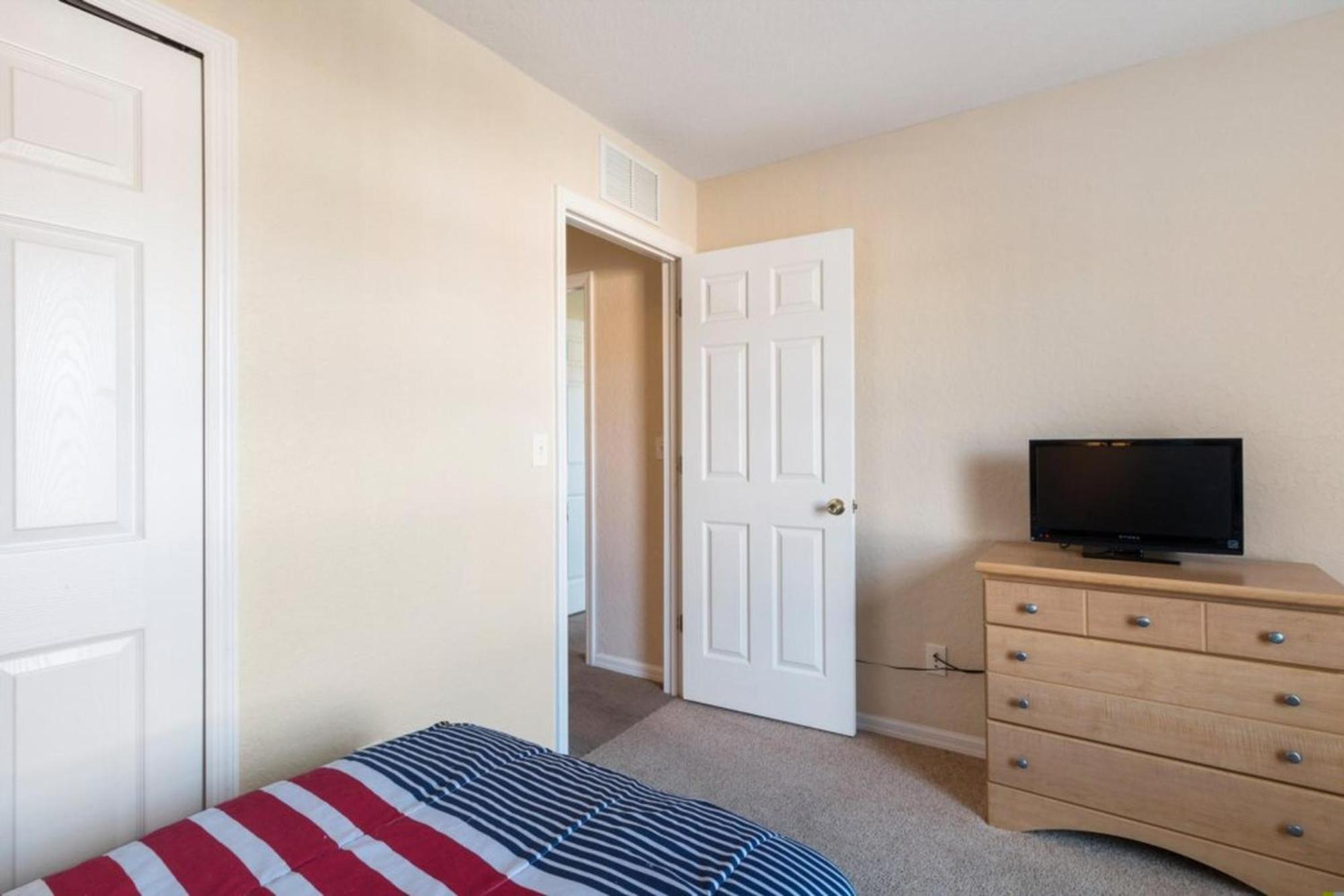 Spacious Regal Oaks Retreat - Steps To The Pool * Orlando