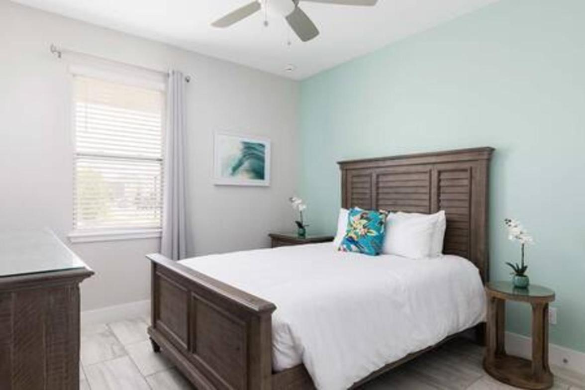 Luxury Retreat 8bd - Close To Holiday home