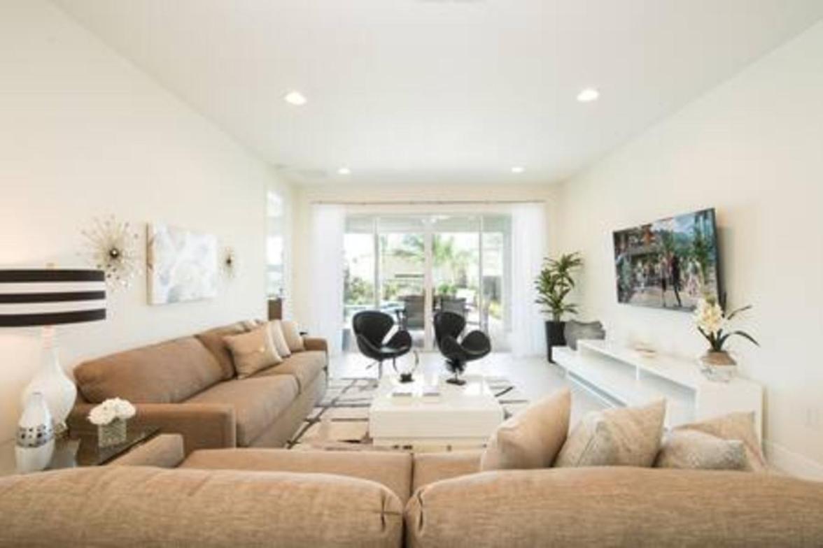 Contemporary Vacationhome *