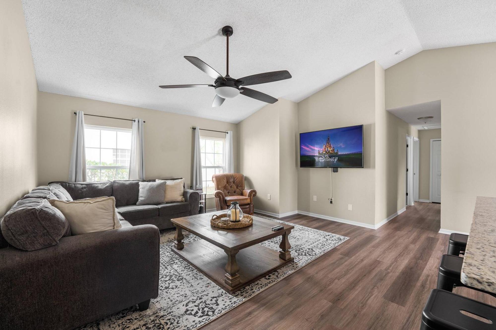 New Listing - Be The First Guest 4br Oi2822 Holiday home