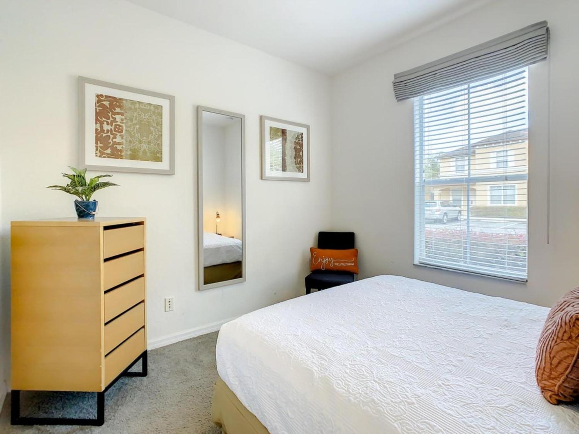 Apartment Luxury Townhome Near W/ Amenities
