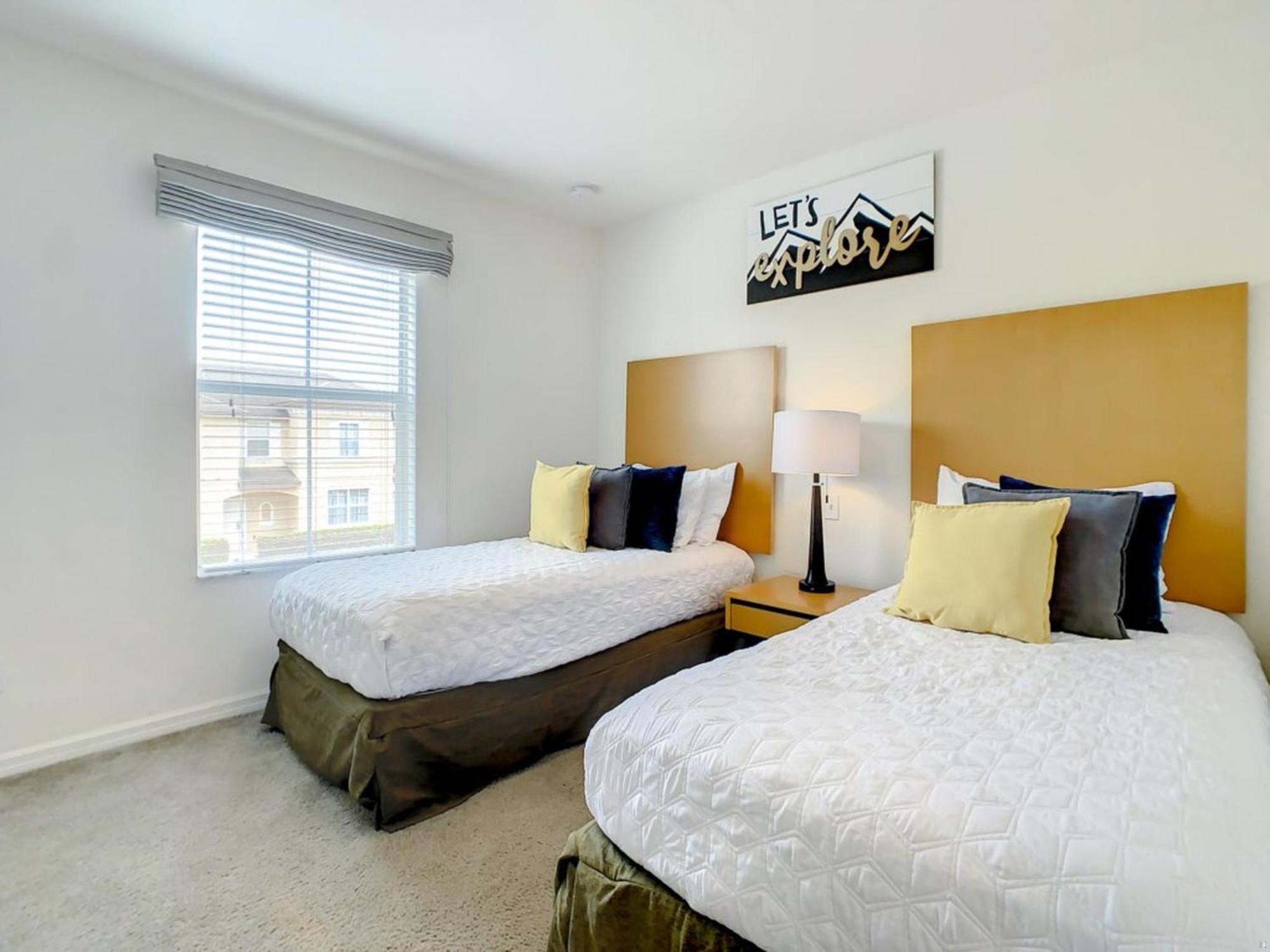 Luxury Townhome Near W/ Amenities