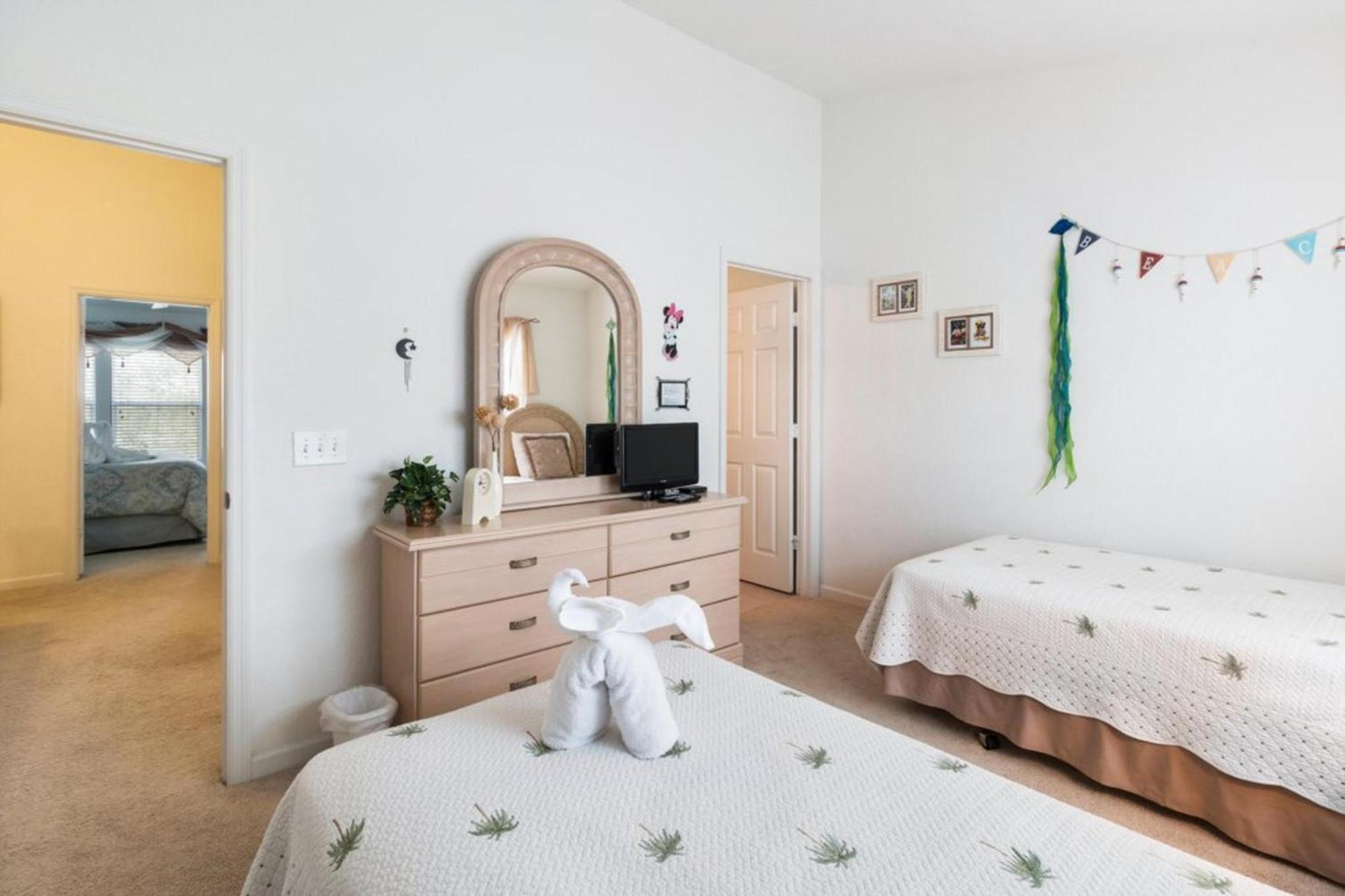 Windsor Hills Getaway: 3br, Pool, Near