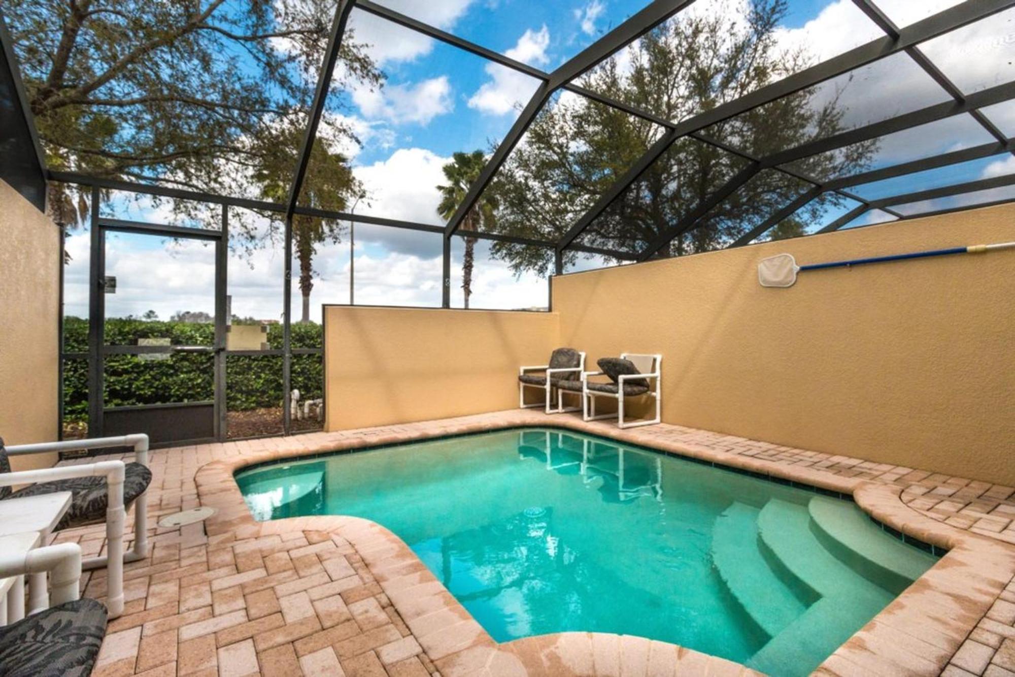 Apartment Windsor Hills Getaway: 3br, Pool, Near