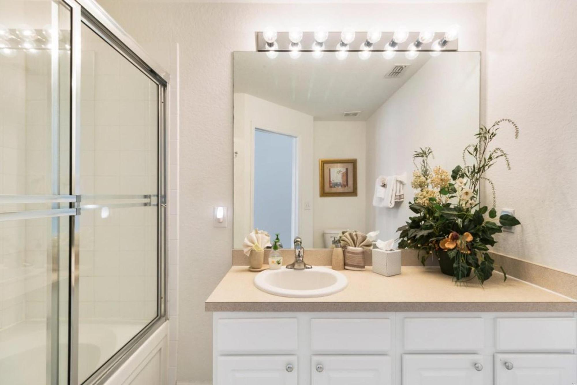 Windsor Hills Getaway: 3br, Pool, Near *