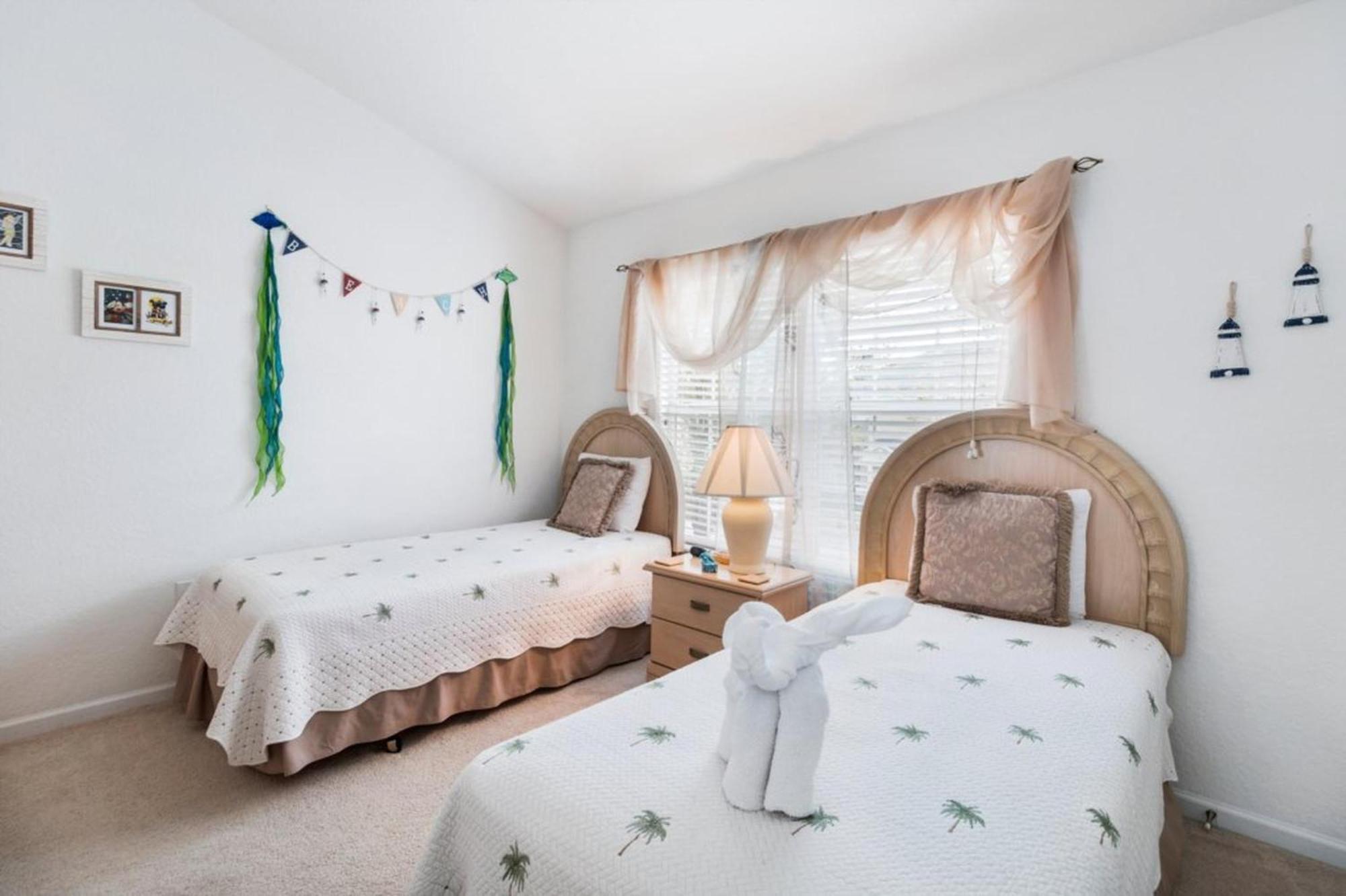 Windsor Hills Getaway: 3br, Pool, Near