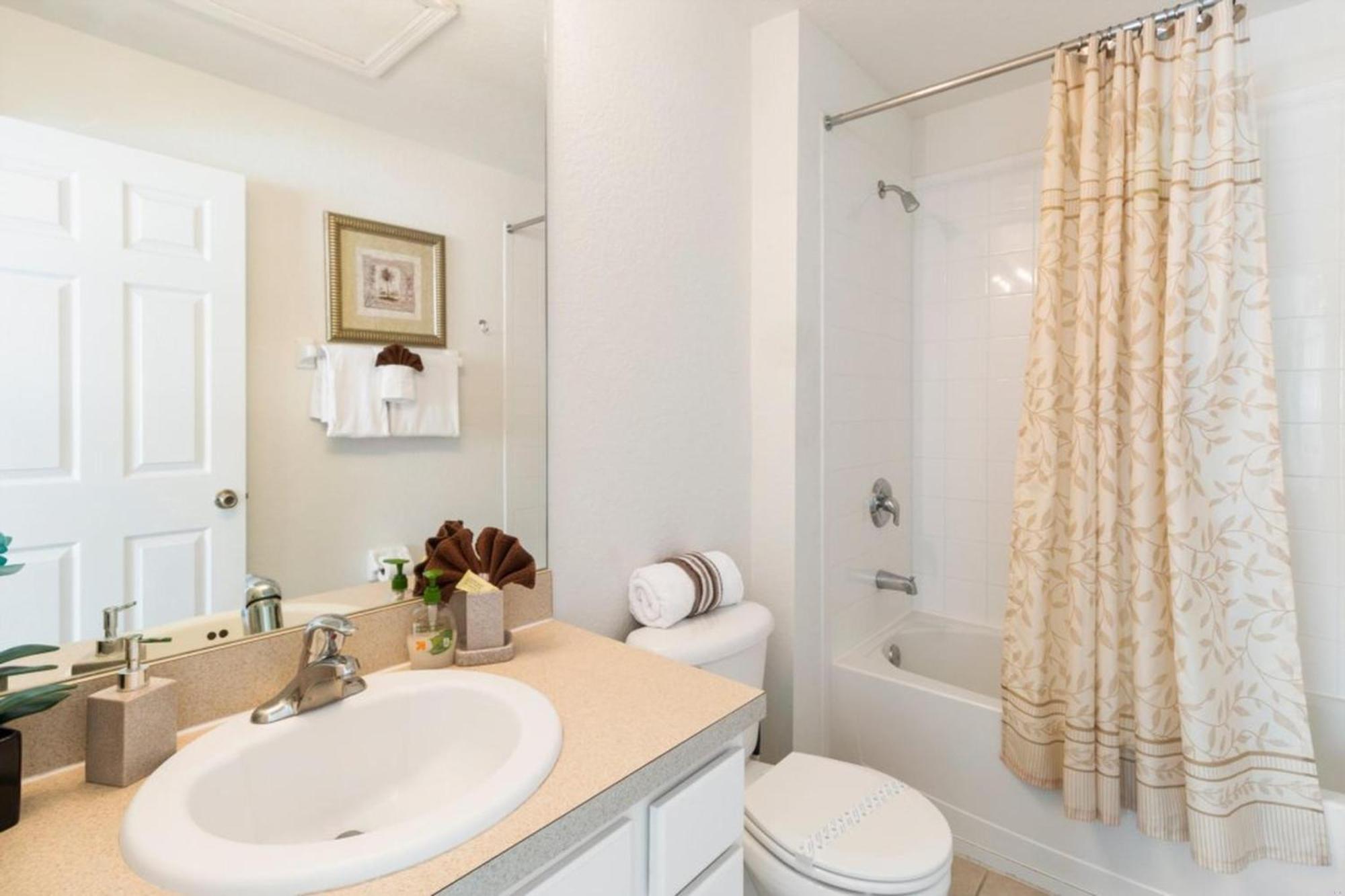 Windsor Hills Getaway: 3br, Pool, Near Apartment *