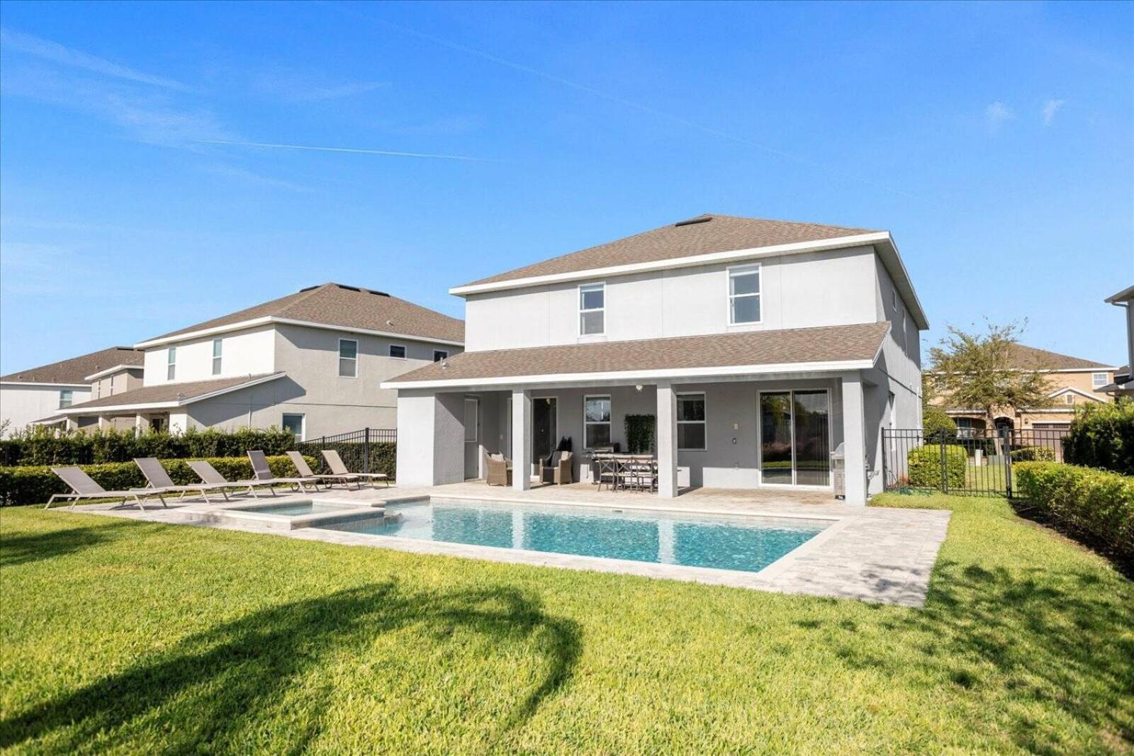 Awsome 8 Bd 6.5 Ba Sleeps 20 Encore