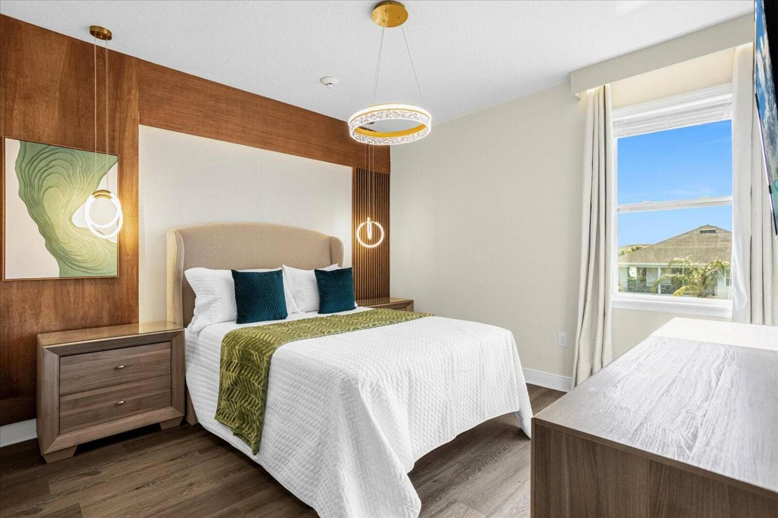 Awsome 8 Bd 6.5 Ba Sleeps 20 Encore *
