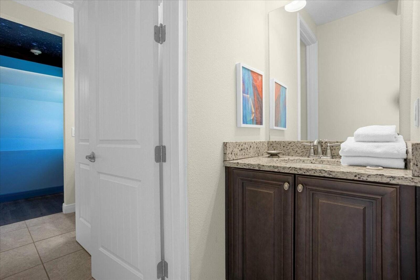 Awsome 8 Bd 6.5 Ba Sleeps 20 Encore Holiday home Orlando