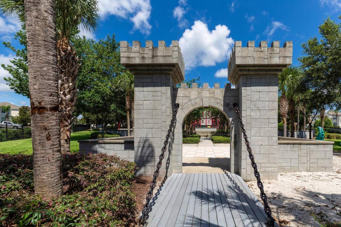7782 Basnett Circle 4bed Orlando