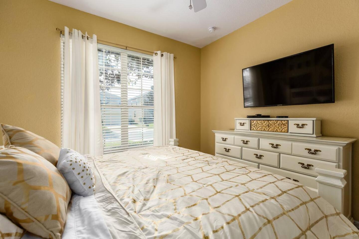 7782 Basnett Circle 4bed *