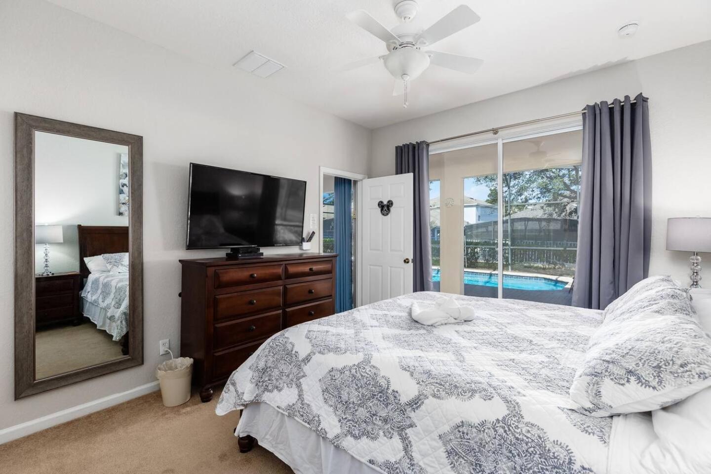 7782 Basnett Circle 4bed Holiday home