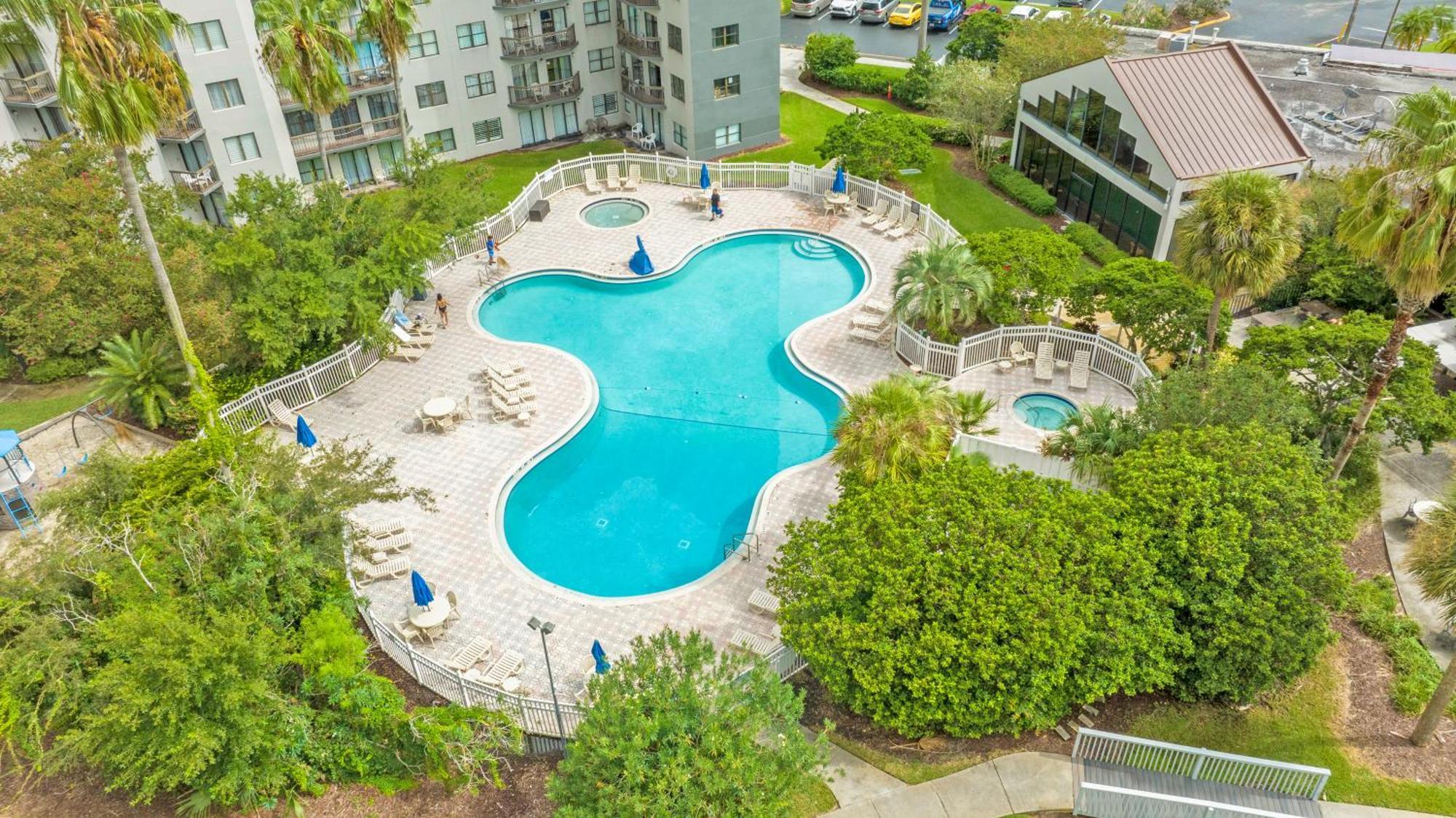 18-universal And Heart Of International Dr Apartment *