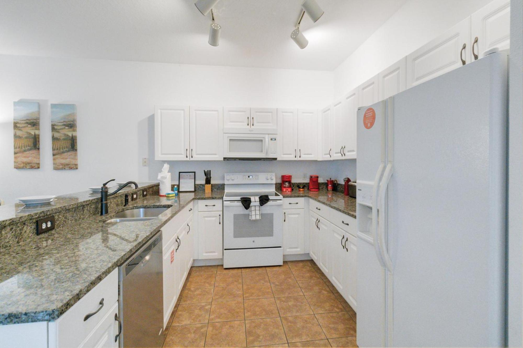 Apartment Huge Screened Patio That Overlooks Buck, Near Famous Attractions!! *