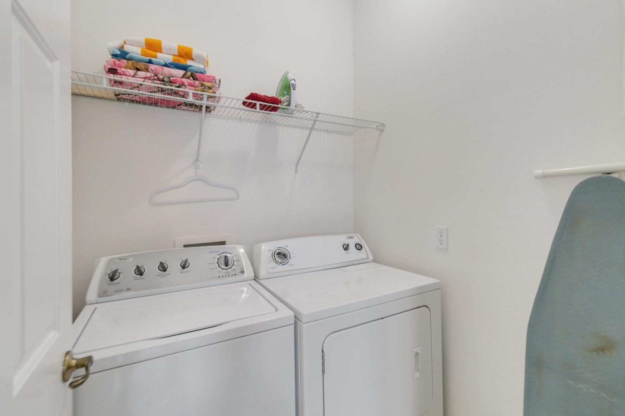 Apartment Huge Screened Patio That Overlooks Buck, Near Famous Attractions!! Orlando