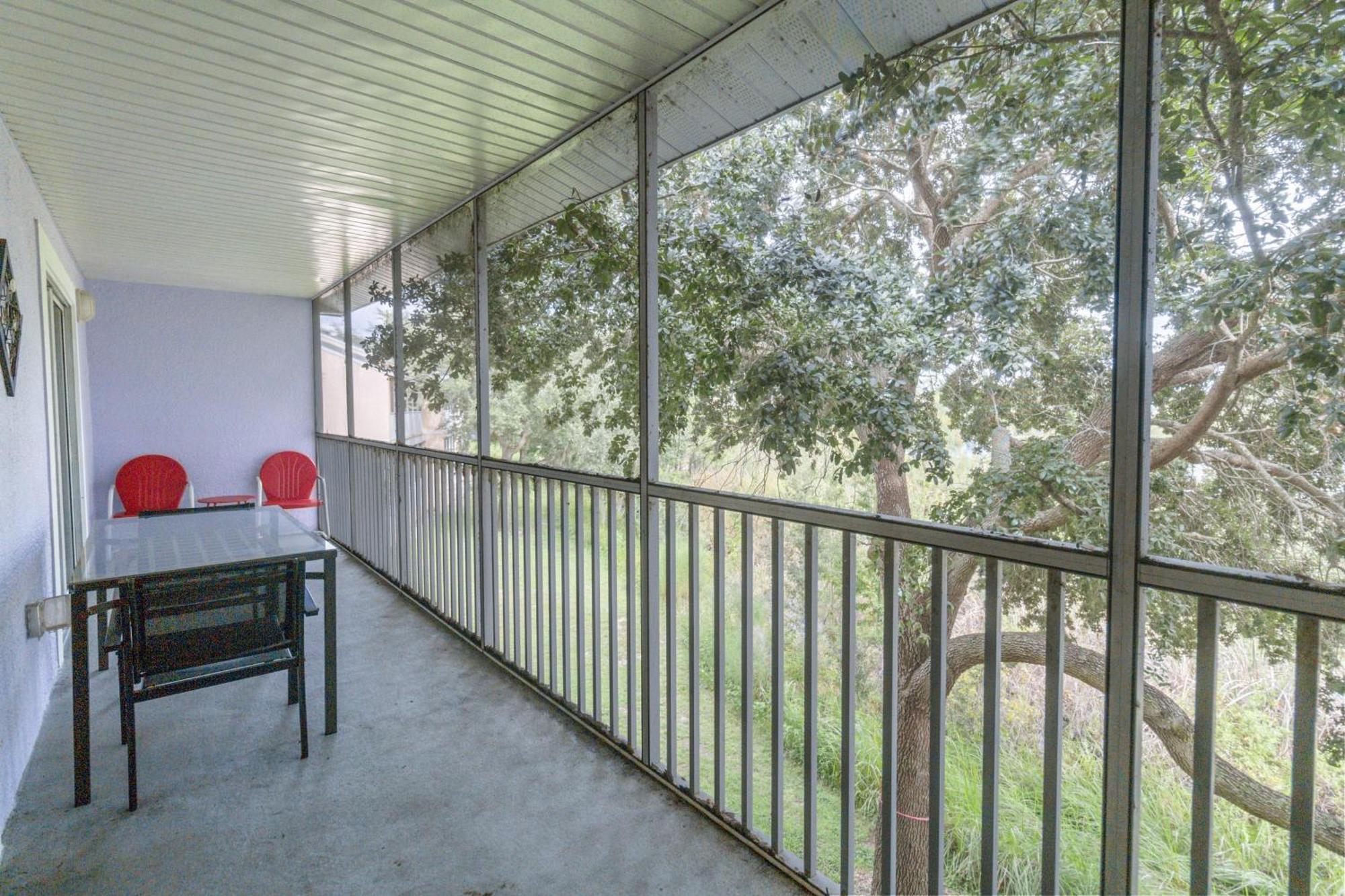Huge Screened Patio That Overlooks Buck, Near Famous Attractions!!