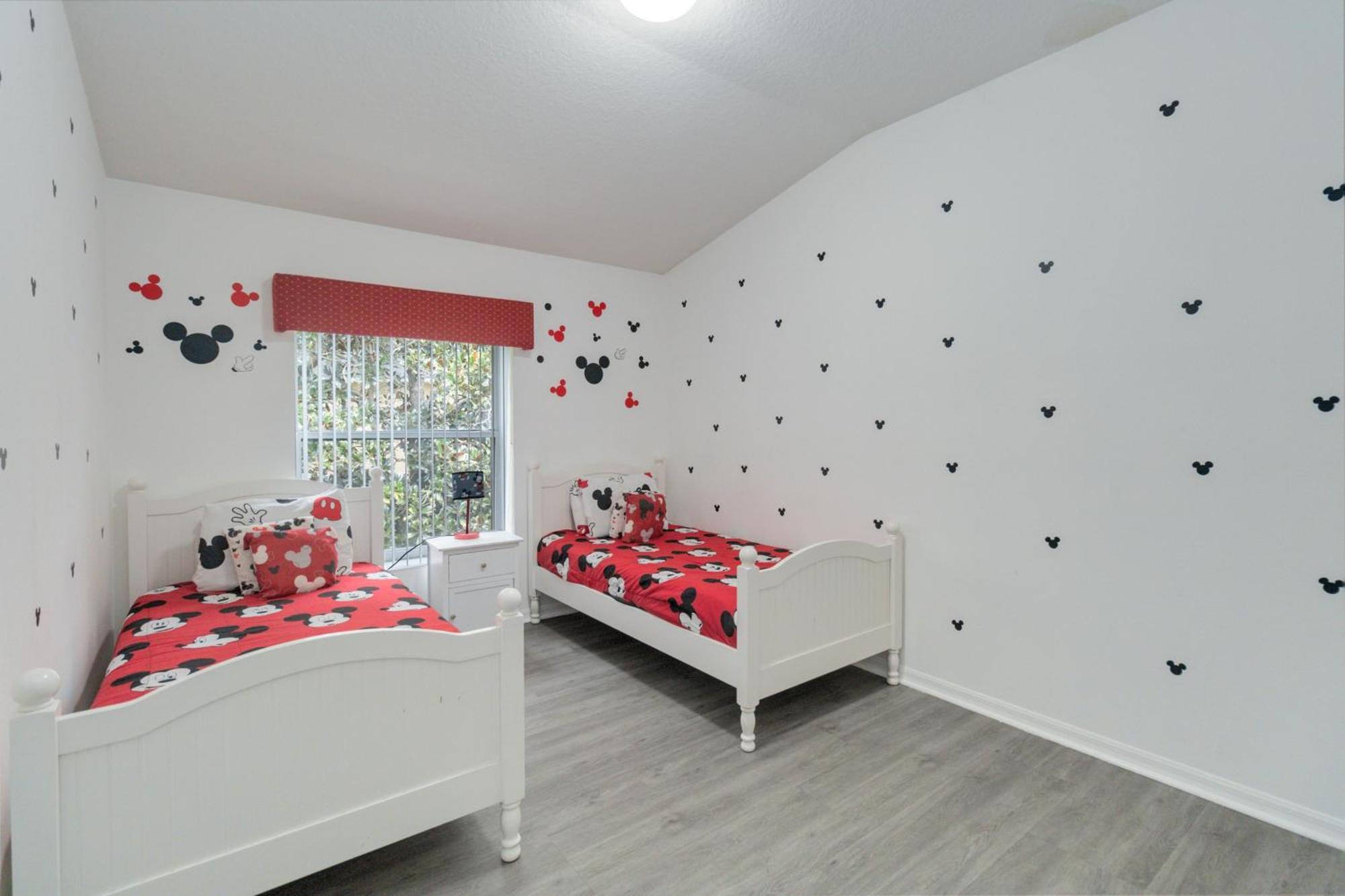 Huge Screened Patio That Overlooks Buck, Near Famous Attractions!! *