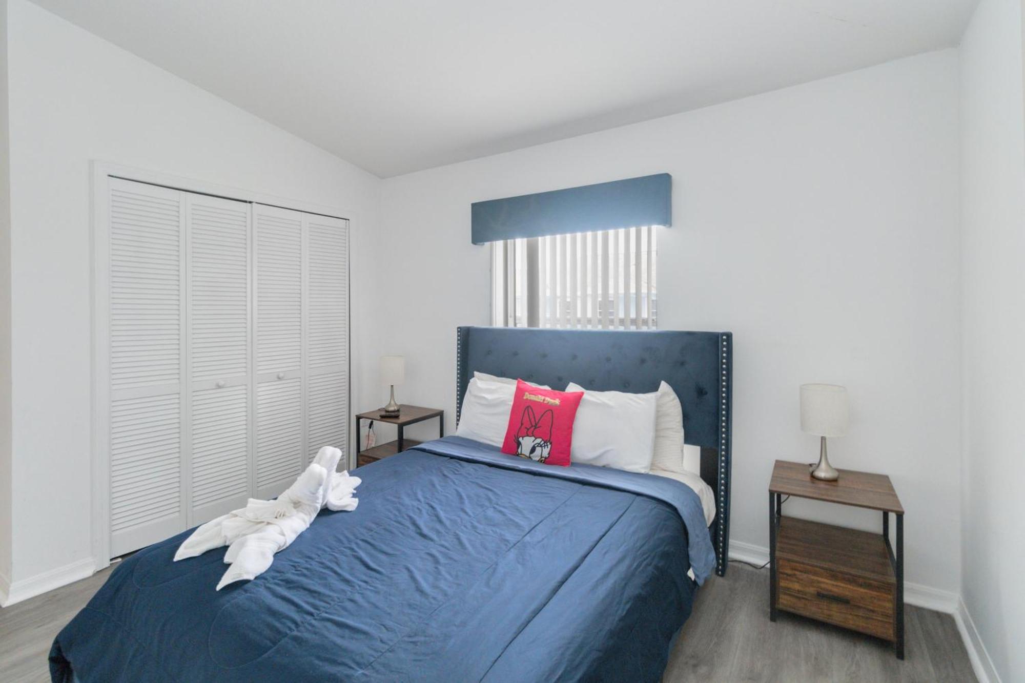 Apartment Huge Screened Patio That Overlooks Buck, Near Famous Attractions!! Orlando