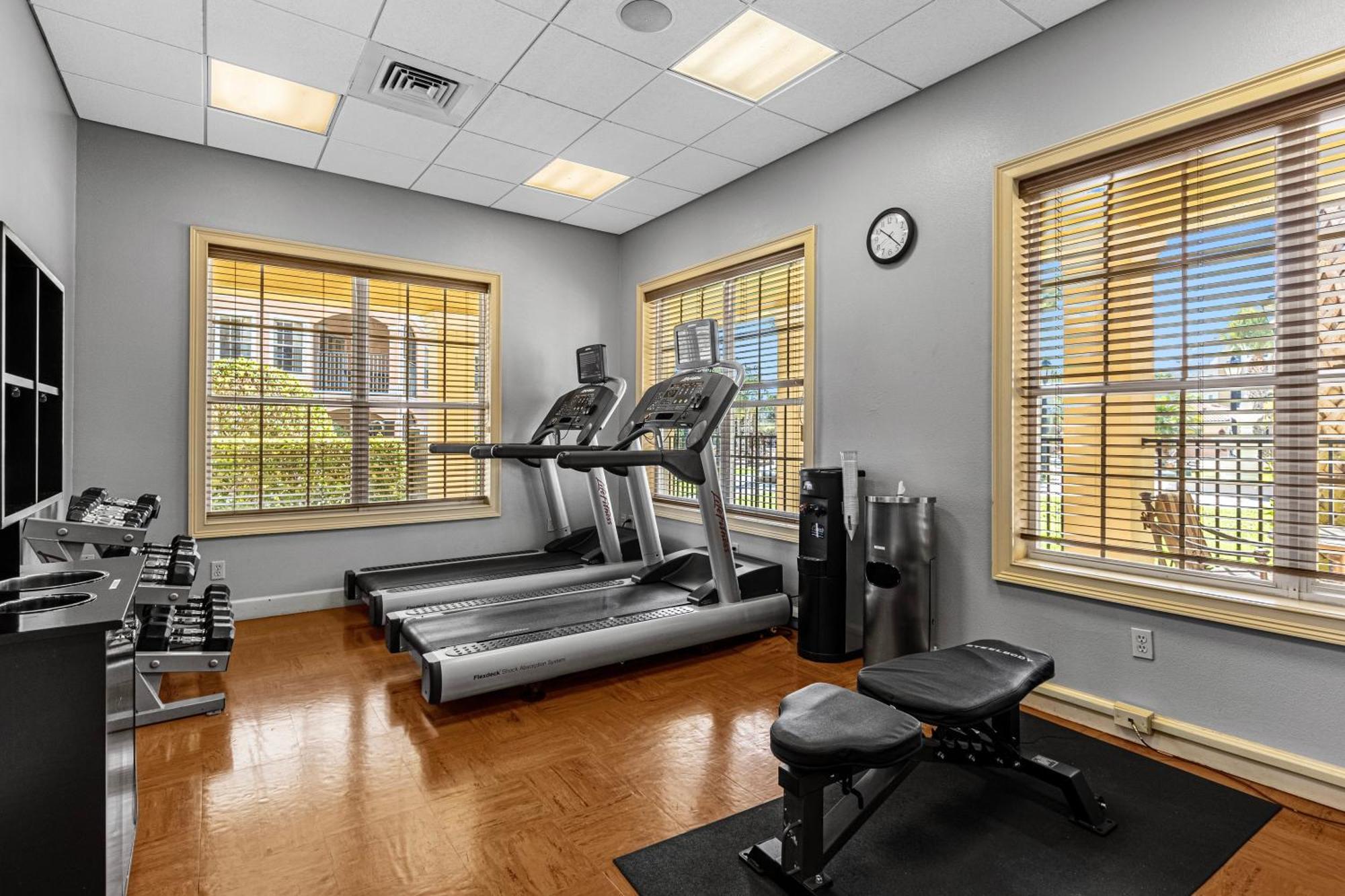 3 Bedroom Family Friendly At Worldquest Near 2734