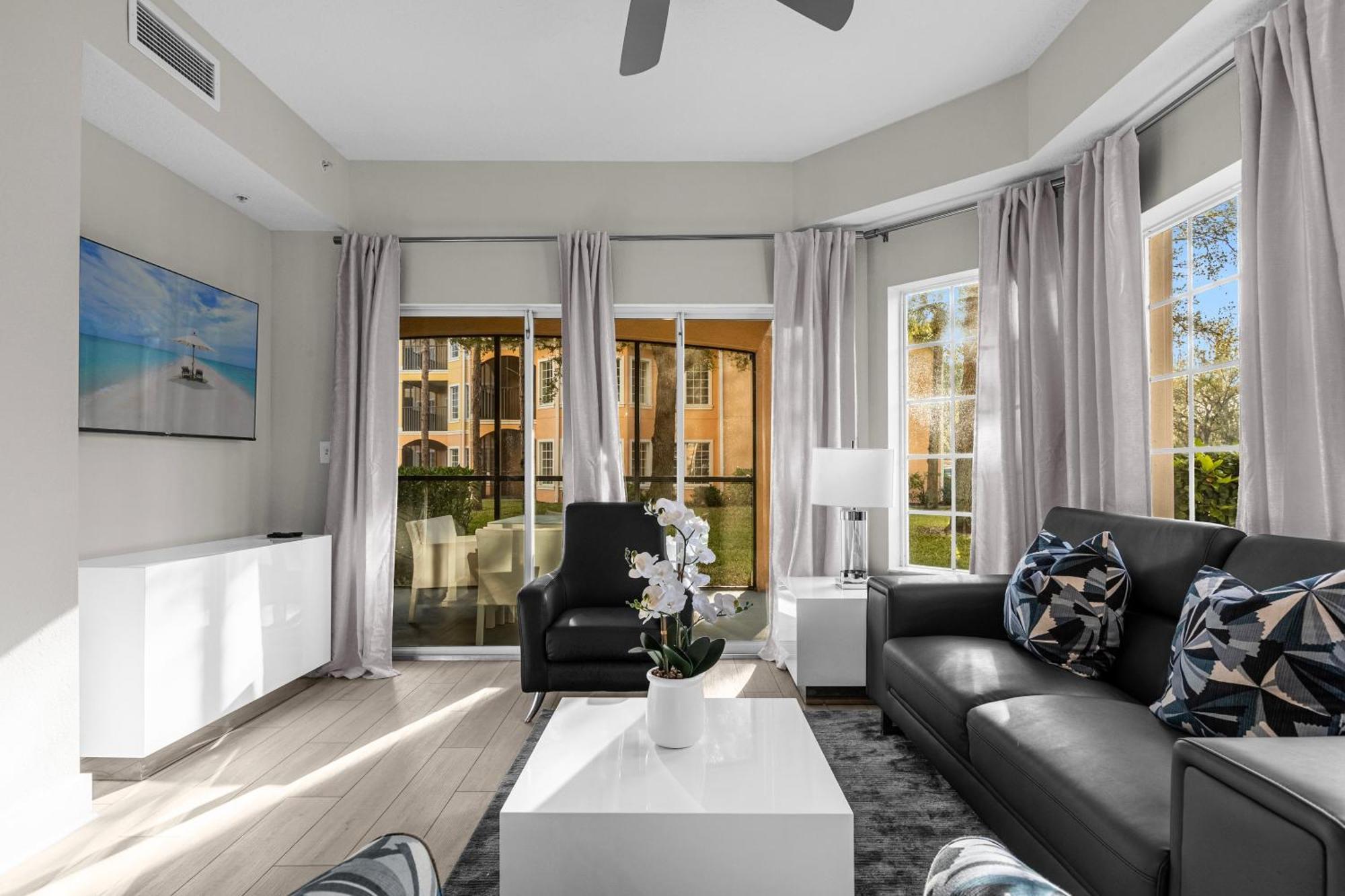 3 Bedroom Family Friendly At Worldquest Near 2734 *