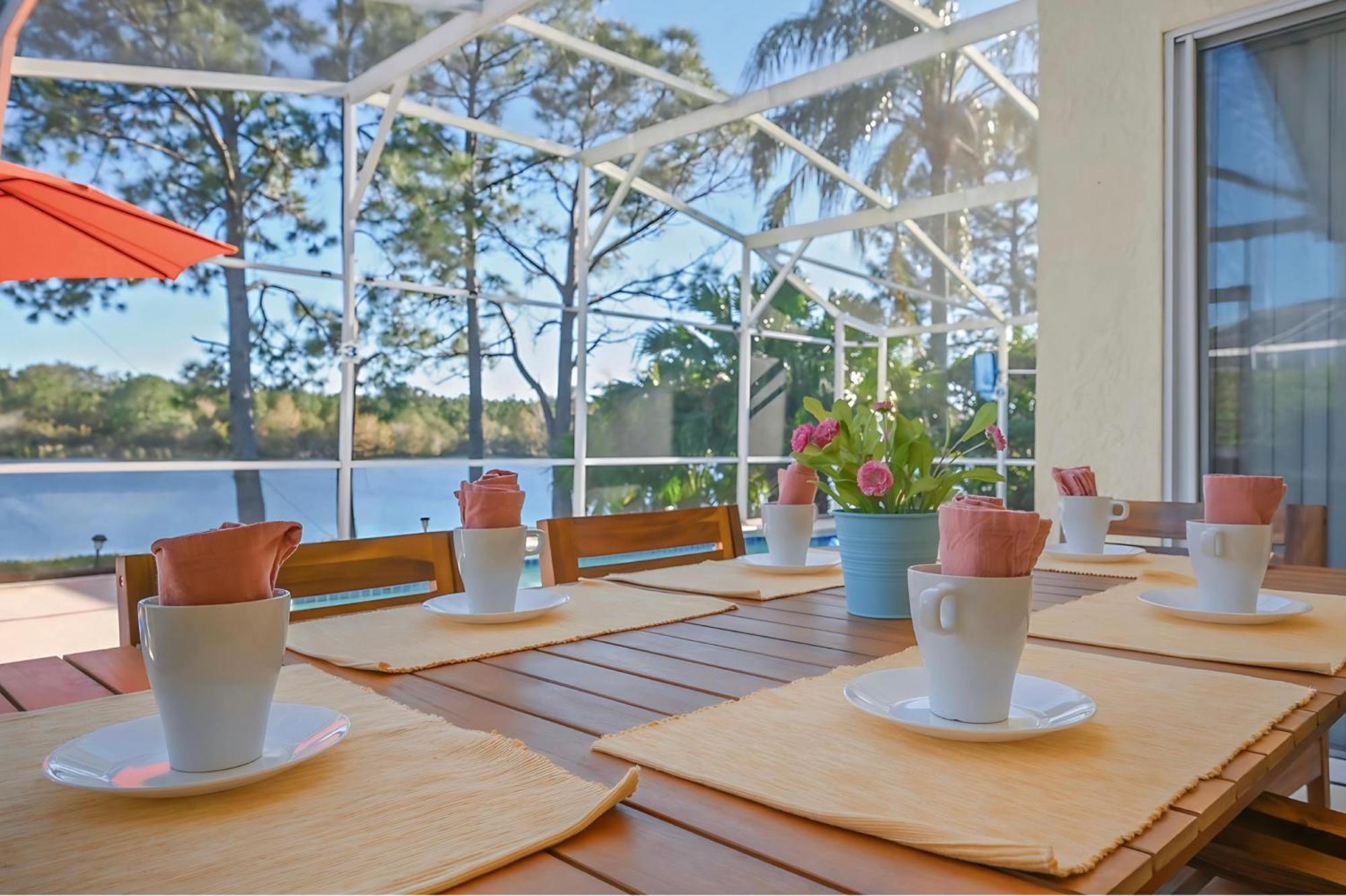 World Getaway: 4 Bedroom - Sunroof - Bbq Bliss
