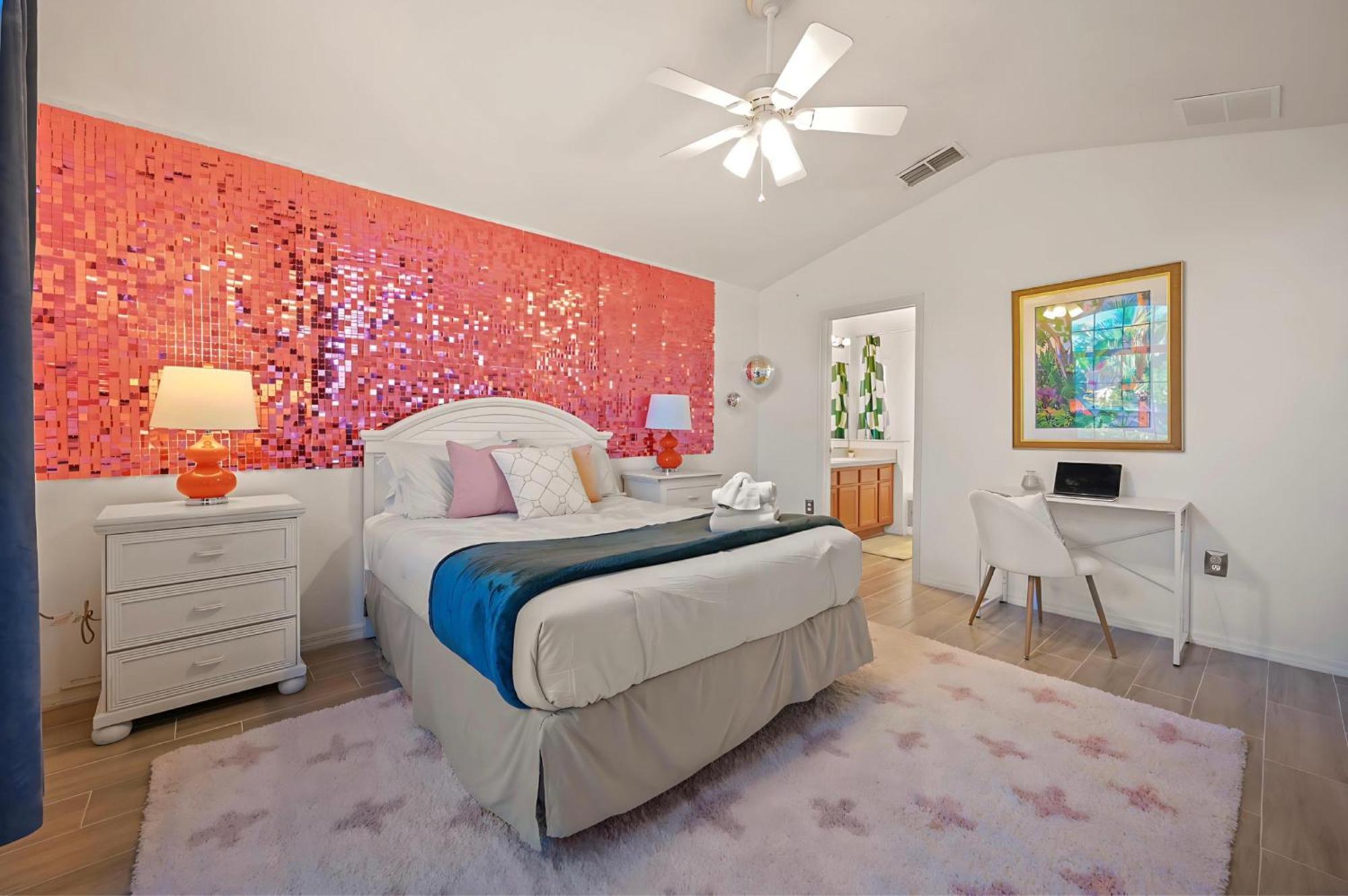 Villa World Getaway: 4 Bedroom - Sunroof - Bbq Bliss
