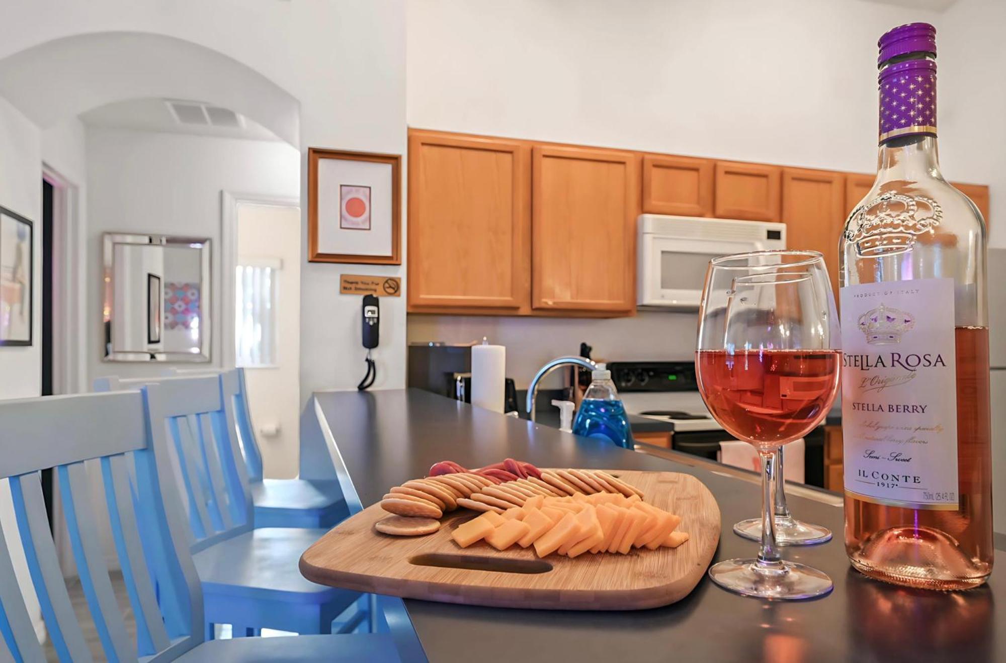 Villa World Getaway: 4 Bedroom - Sunroof - Bbq Bliss