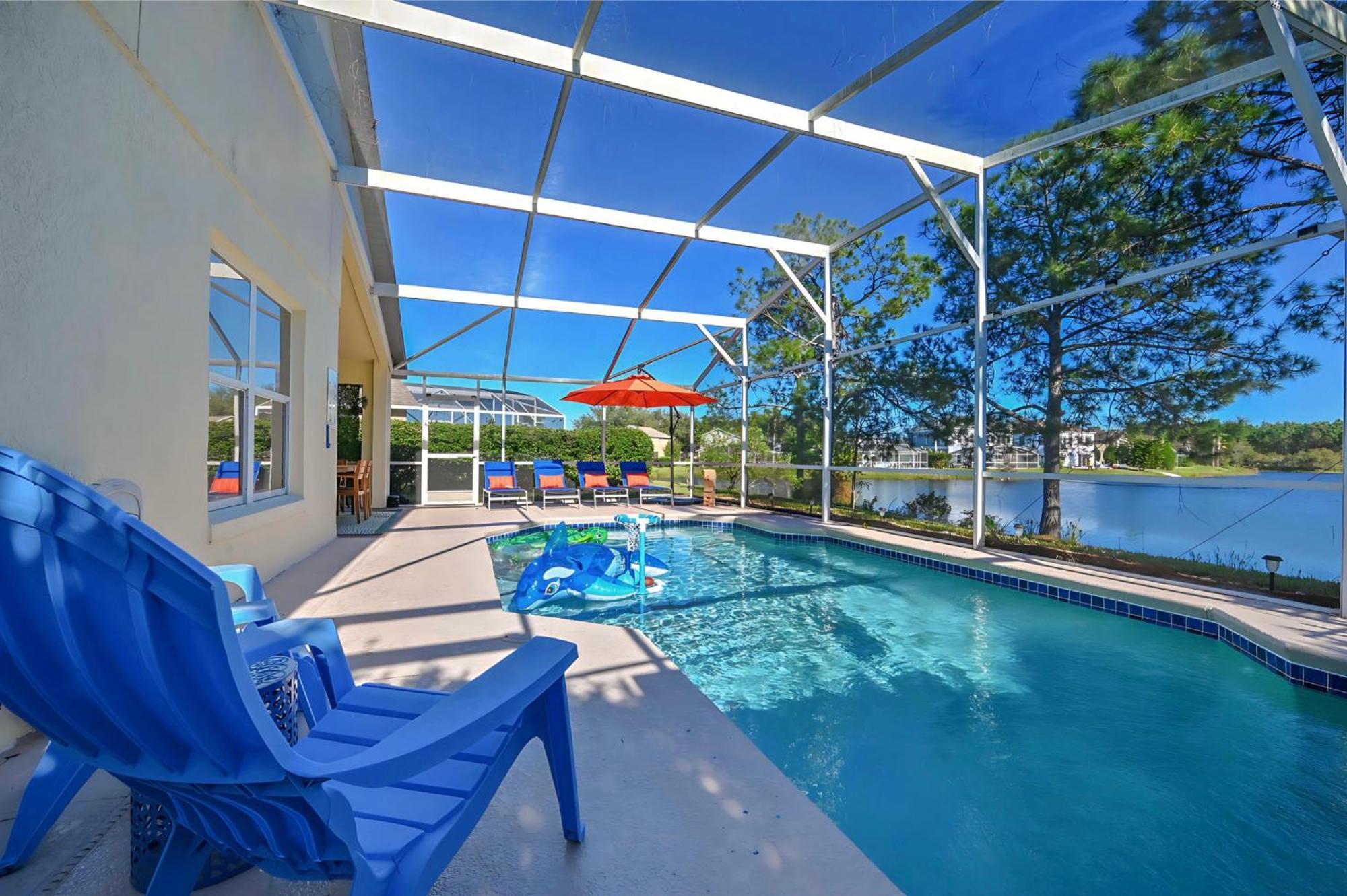 World Getaway: 4 Bedroom - Sunroof - Bbq Bliss Villa