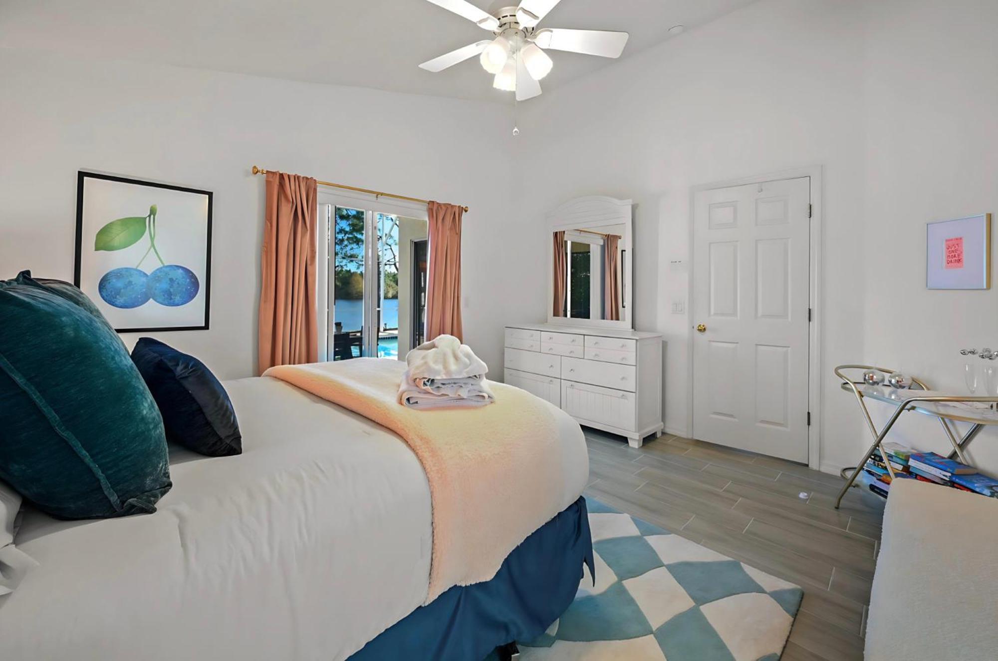World Getaway: 4 Bedroom - Sunroof - Bbq Bliss