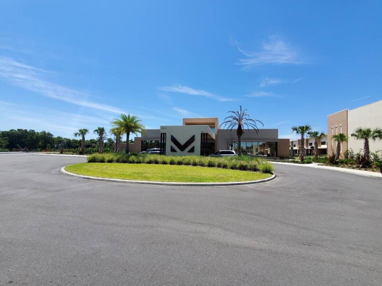 7564 Magic Village 3 Jacuzzi 6min *