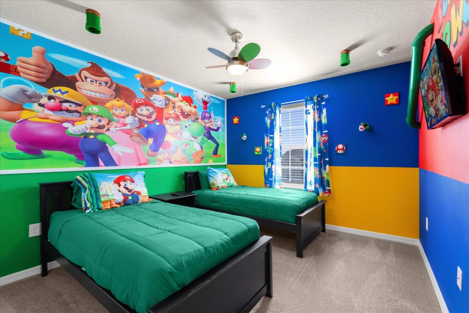 Holiday home Luxury 5 Bedroom Family With Pool Theater And Arcade Near