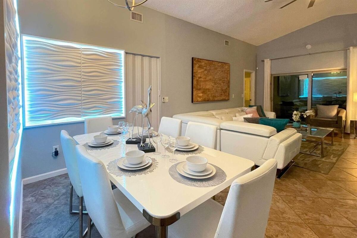 Holiday home Florida Star Wars Villa, Poolside Cinema