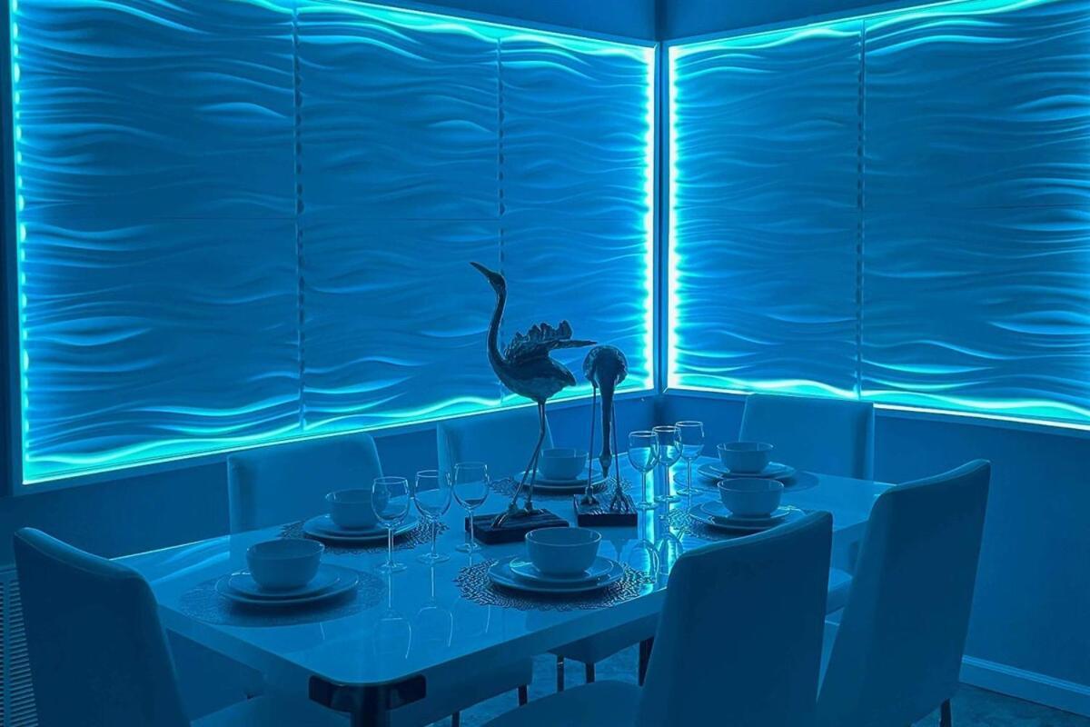 Florida Star Wars Villa, Poolside Cinema Holiday home *