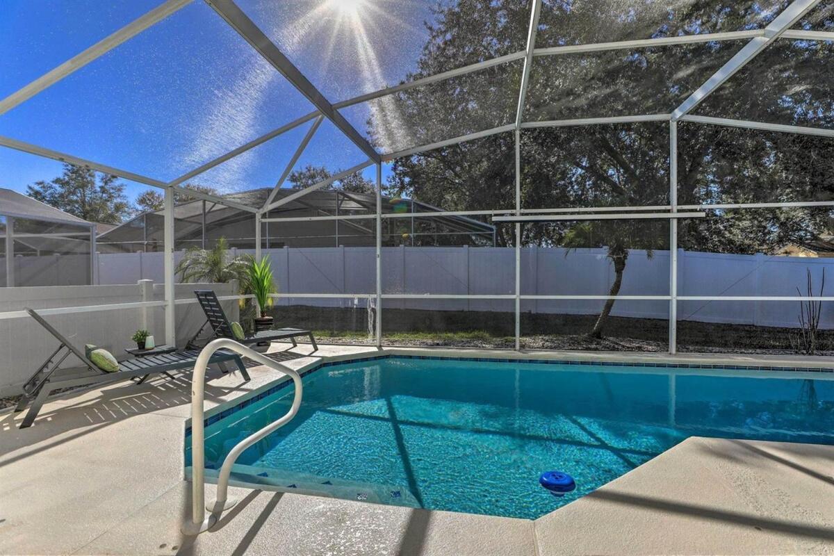 Florida Star Wars Villa, Poolside Cinema Holiday home *