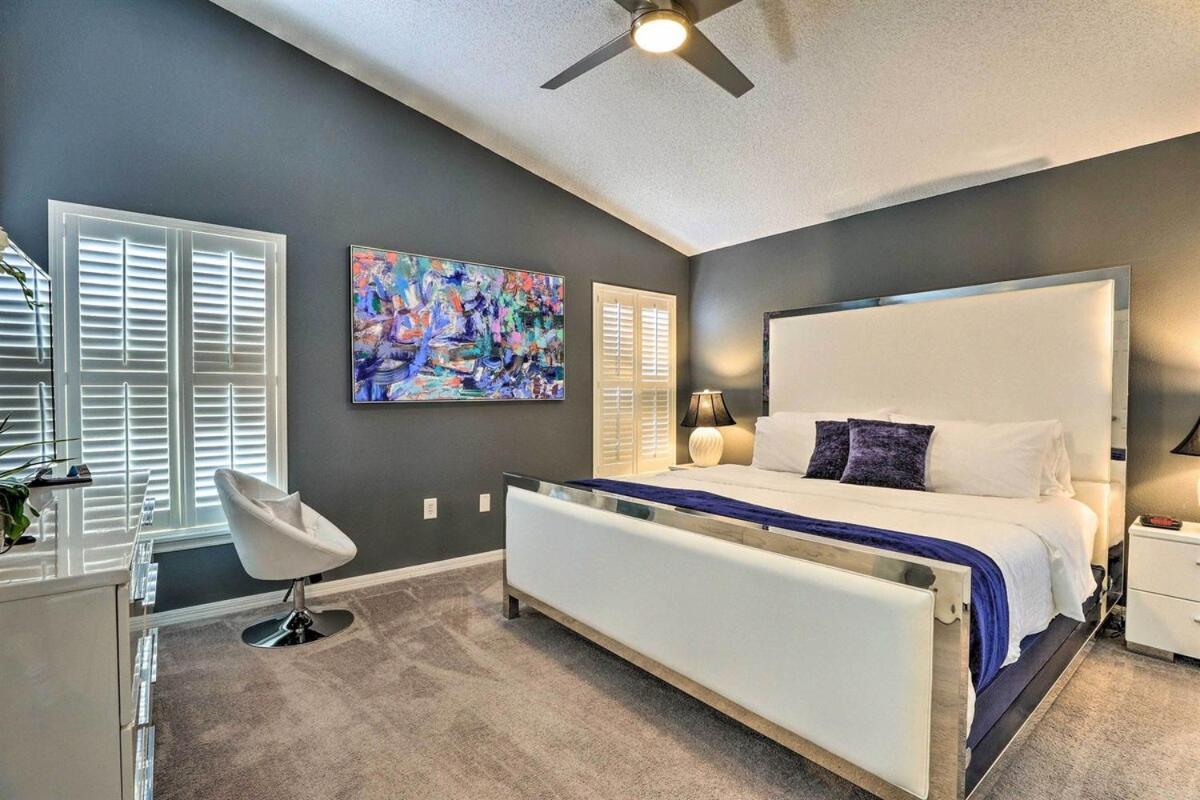 Florida Star Wars Villa, Poolside Cinema Holiday home *