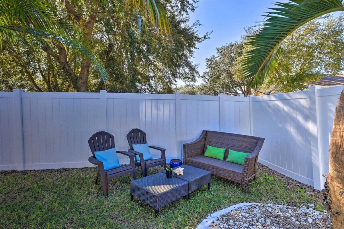 Florida Star Wars Villa, Poolside Cinema * Orlando