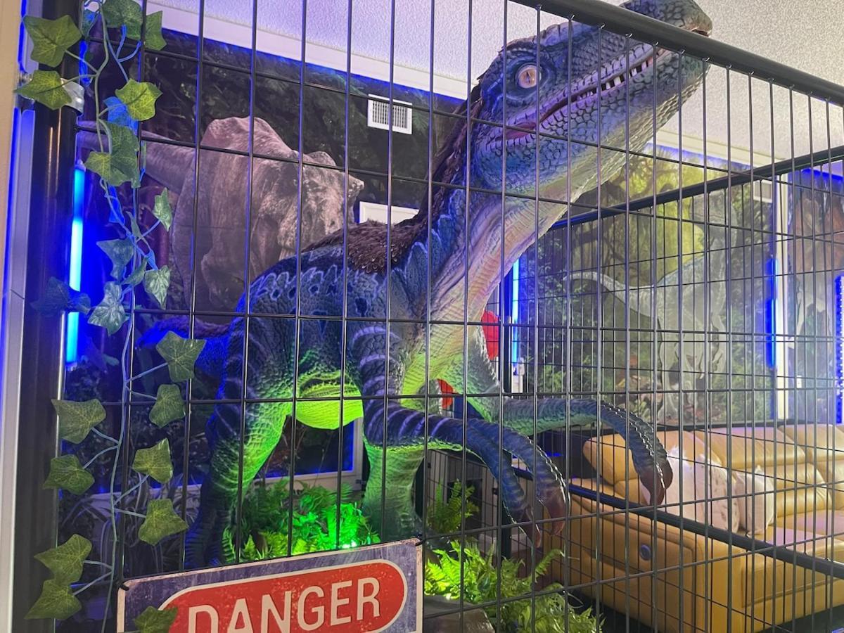 Holiday home 1st Animatronic Dinosaur Orlando