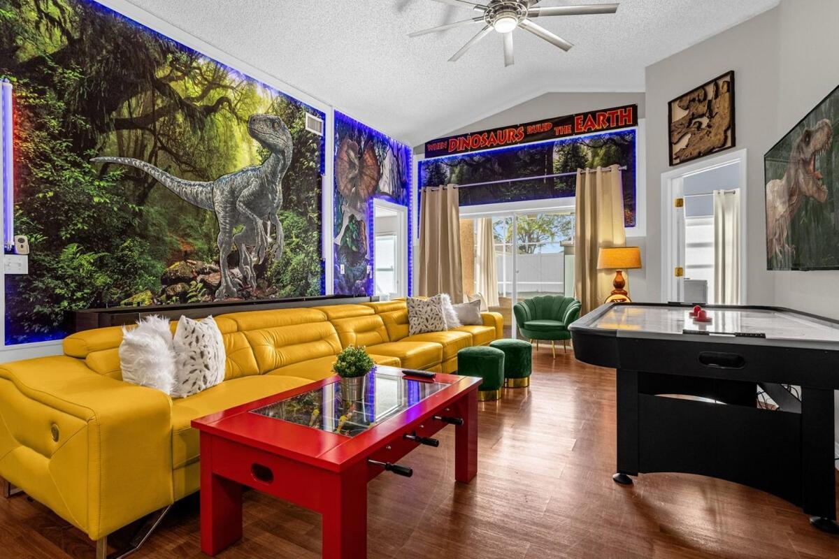 1st Animatronic Dinosaur Holiday home