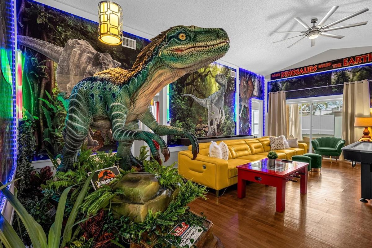Holiday home 1st Animatronic Dinosaur *