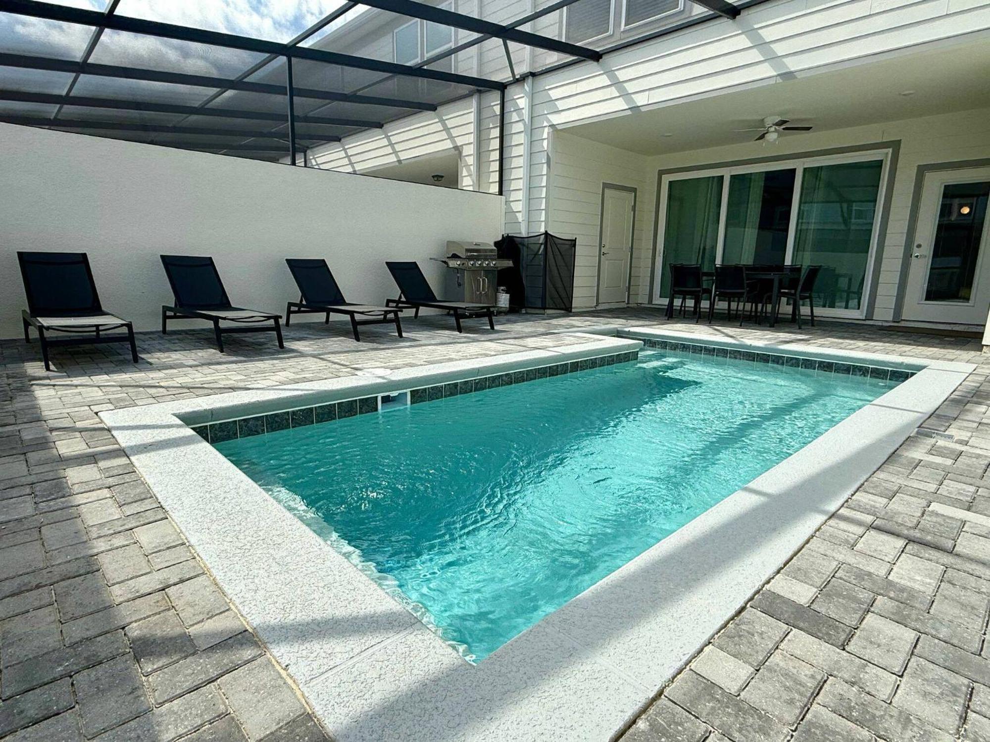 Stunning Pool Just Minutes From